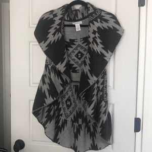 Gray patterned open sweater vest